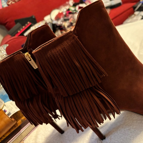 Brand New Suede Ankle Boots By VINCE CAMUTO - Size11 M - Box 47 - Picture 6 of 7